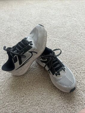 NIKE PEGASUS SNEAKERS